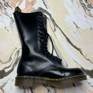 Dr. Martens 14 eyelet Boots 1914